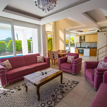 Hisarpark B Villa, Oezel Havuzlu,