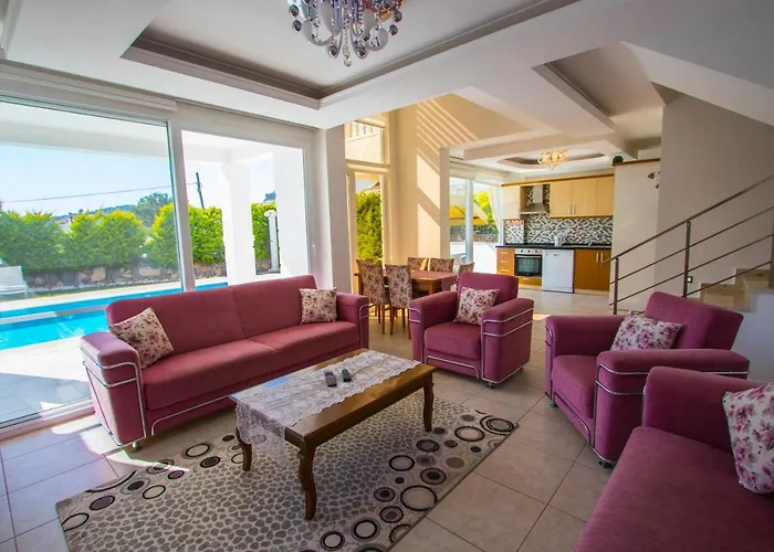 Hisarpark B Villa, Oezel Havuzlu,